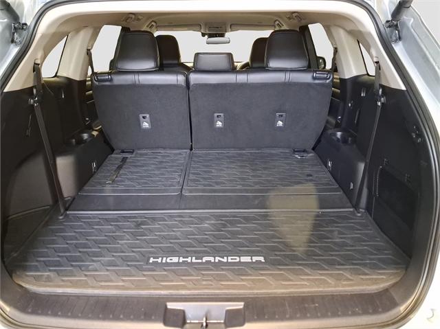 image-10, 2024 Toyota Highlander Limited at Dunedin
