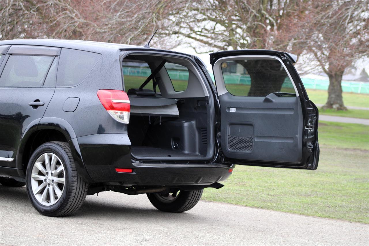 image-13, 2013 Toyota VANGUARD at Christchurch