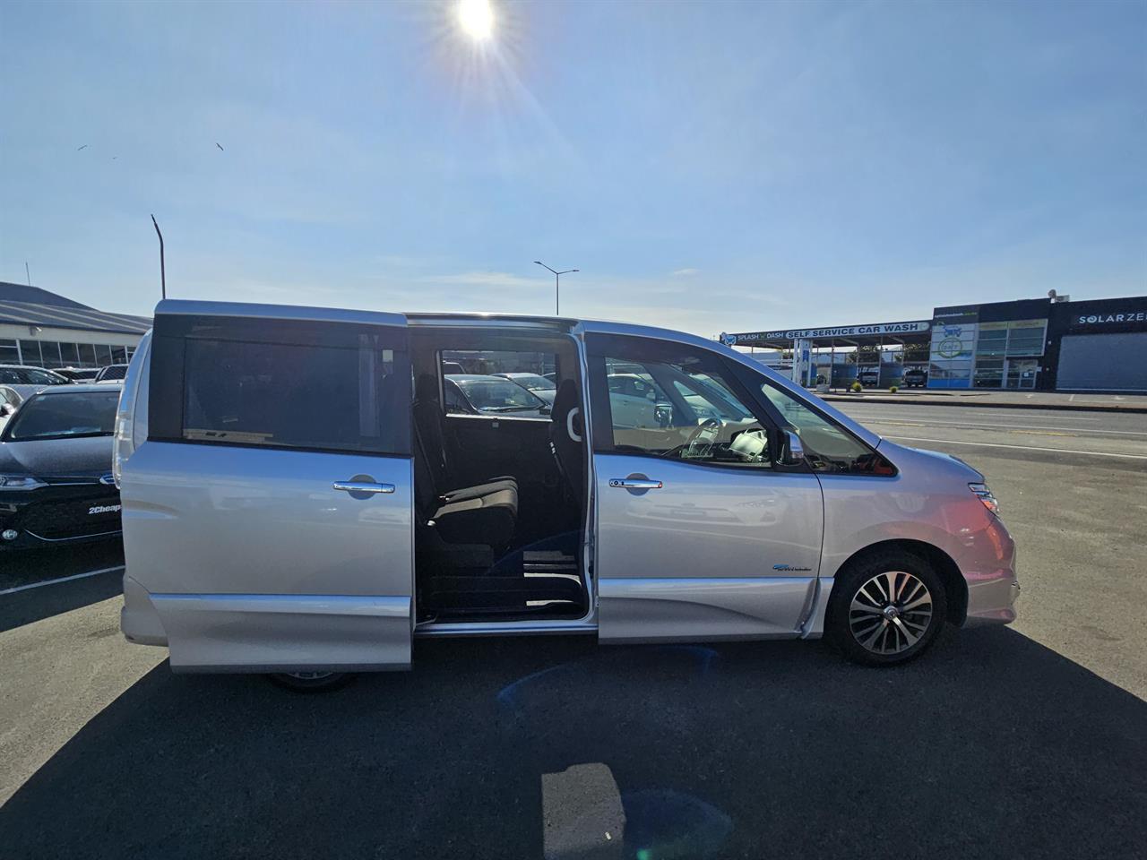 image-16, 2014 Nissan Serena Hybrid at Christchurch