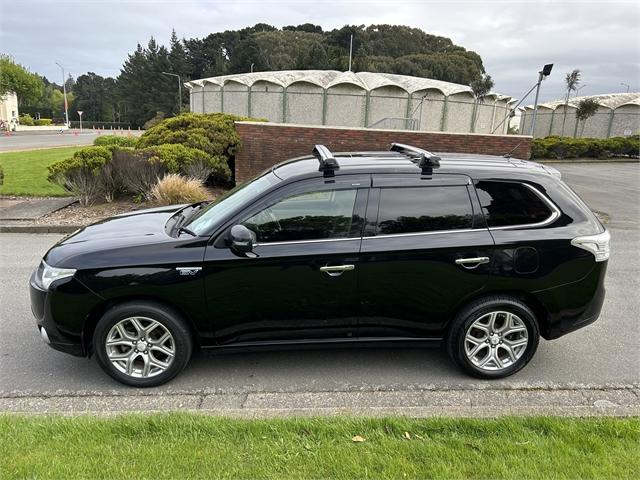 image-3, 2013 Mitsubishi Outlander G - PHEV at Invercargill