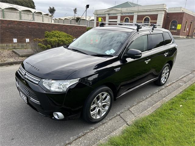 image-2, 2013 Mitsubishi Outlander G - PHEV at Invercargill