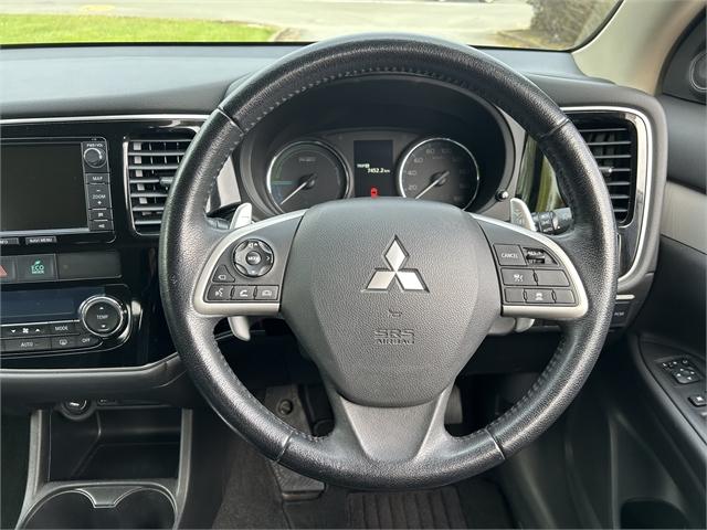 image-14, 2013 Mitsubishi Outlander G - PHEV at Invercargill