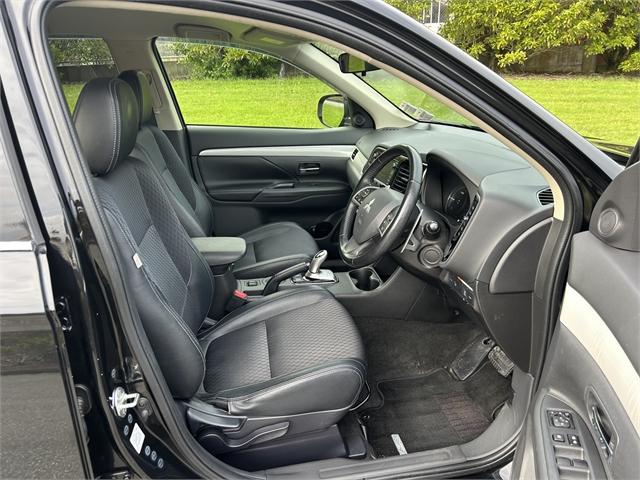 image-12, 2013 Mitsubishi Outlander G - PHEV at Invercargill