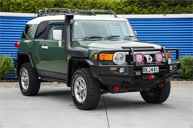 image-0, 2011 Toyota FJ Cruiser 4.0 4x4 auto at Dunedin