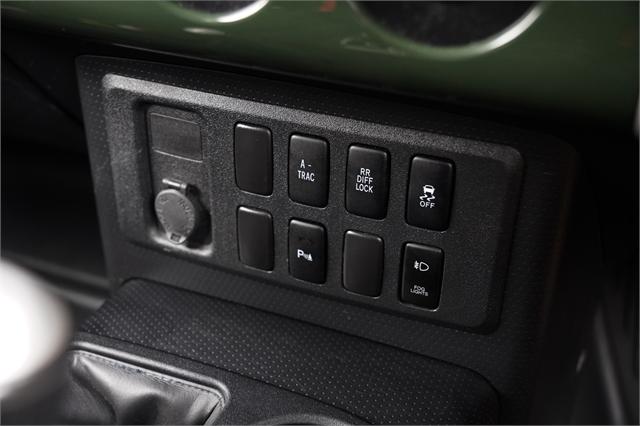 image-17, 2011 Toyota FJ Cruiser 4.0 4x4 auto at Dunedin