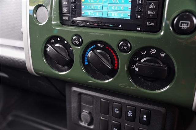 image-16, 2011 Toyota FJ Cruiser 4.0 4x4 auto at Dunedin