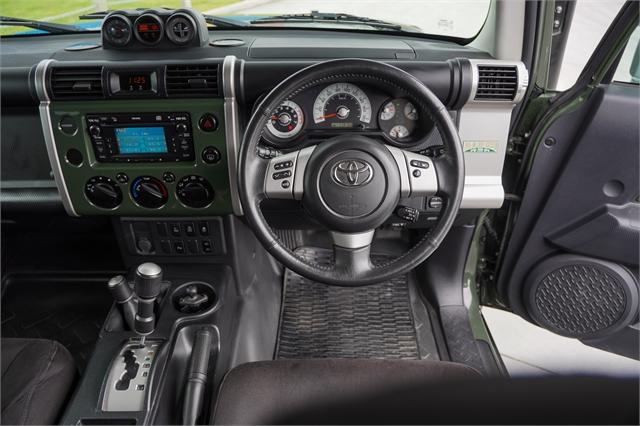 image-9, 2011 Toyota FJ Cruiser 4.0 4x4 auto at Dunedin