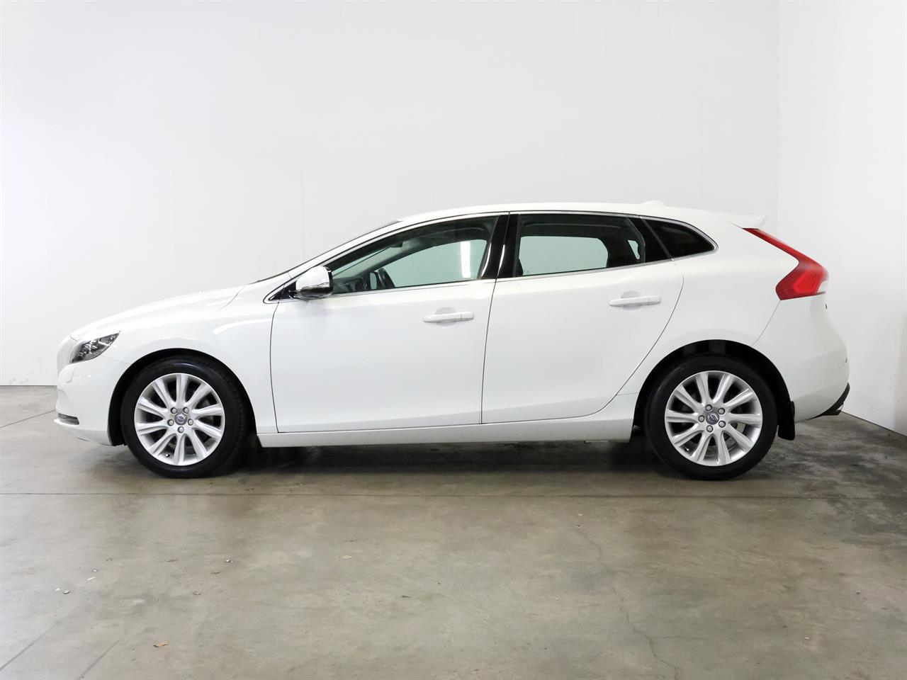 image-4, 2015 Volvo V40 T4 SE at Christchurch