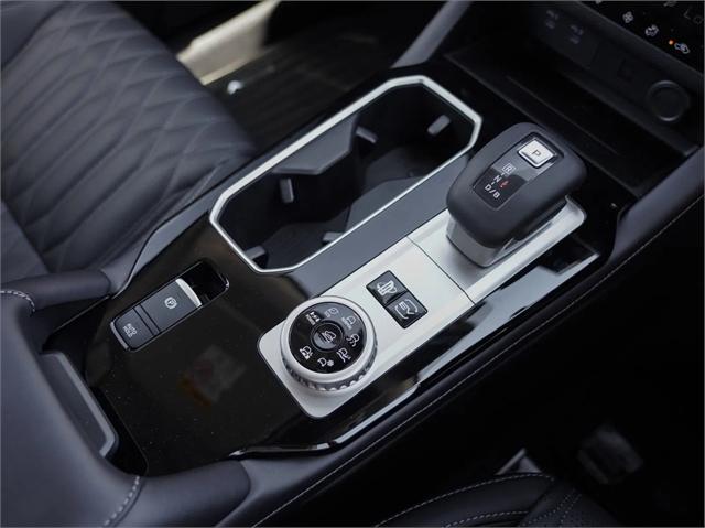 image-9, 2026 Mitsubishi Outlander PHEV VRX 4WD at Dunedin