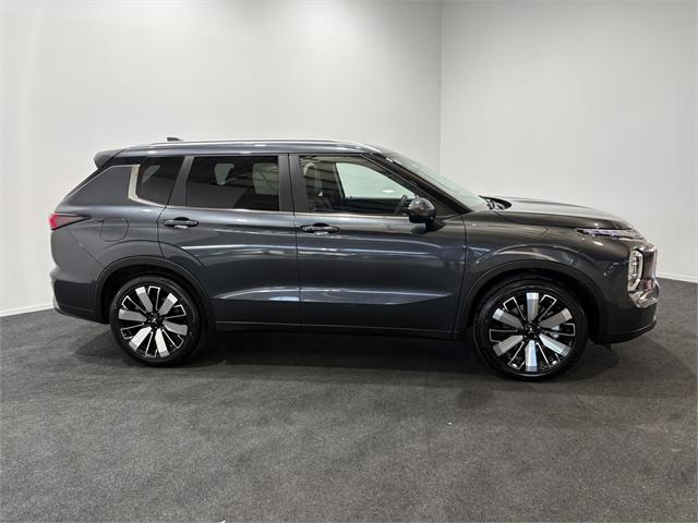 image-7, 2025 Mitsubishi Outlander 2.5P XLS 4WD CVT at Invercargill