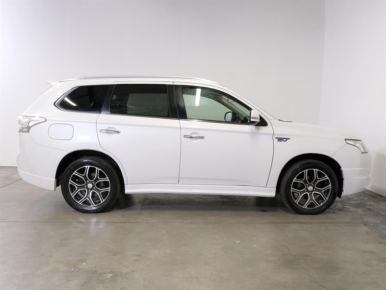 image-9, 2014 Mitsubishi Outlander PHEV 'Sport Style Editio at Christchurch