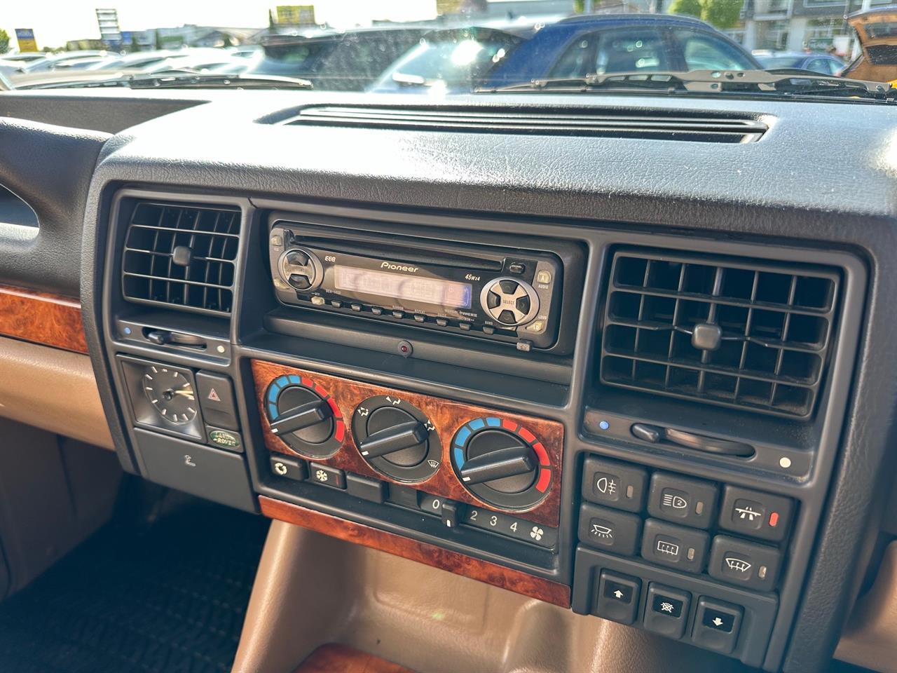 image-9, 1995 LandRover Range Rover Vogue LSE 4.2 Classic at Christchurch