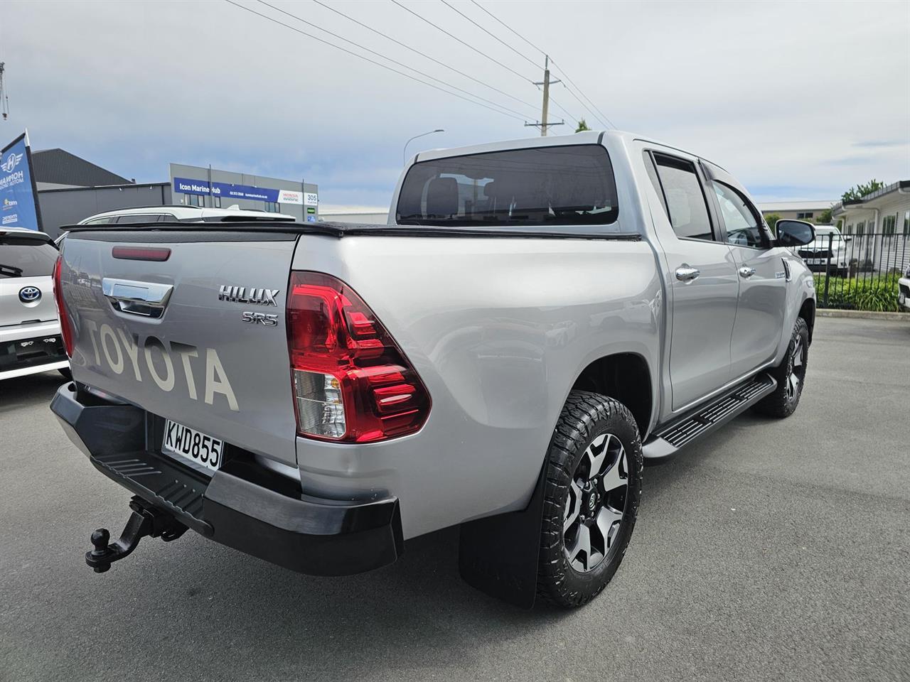 image-2, 2017 Toyota Hilux SR5 TD DC 2.8D/6MT/U at Waimakariri