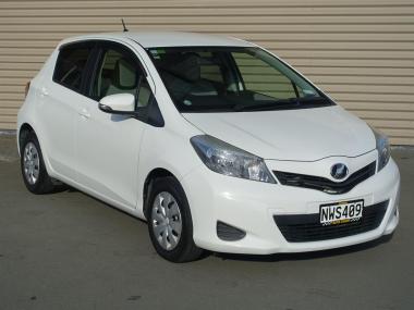 2013 Toyota Vitz F