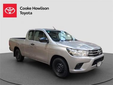 2017 Toyota Hilux S 2WD Extra Cab