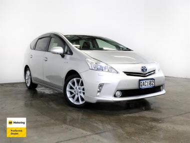 2012 Toyota Prius Alpha Hybrid G Touring Selection