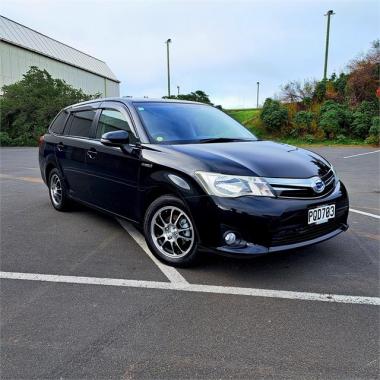 2013 Toyota Corolla Fielder 1.5 Hybrid