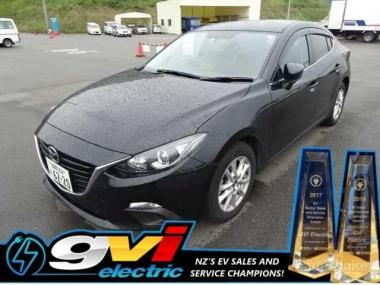 2014 Mazda Axela Hybrid Very Economical! Take adva
