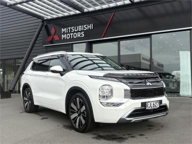 2025 Mitsubishi Outlander VRX AWD 7 seat SUV