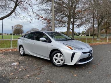 2019 Toyota Prius 1.8L Hybrid FWD