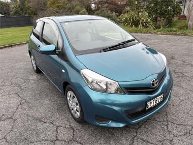 2013 Toyota Yaris Yr 1.3P Hatch3 4A