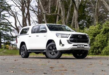 2022 Toyota Hilux SR5 Double Cab 2.8L Turbo Diesel