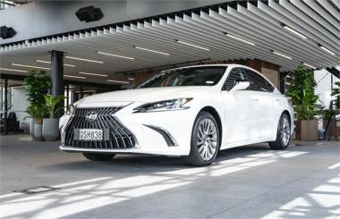 2024 Lexus ES 300H Limited 2.5L Hybrid Petrol Seda