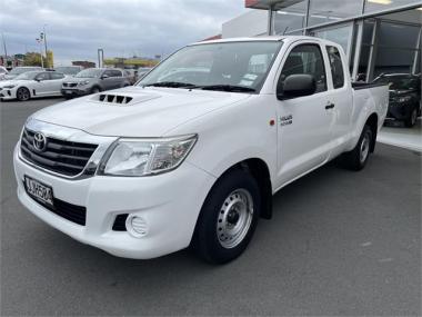 2015 Toyota Hilux 3.0L DIESEL TURBO 2WD MANUAL on handshake