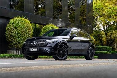 2025 MercedesBenz GLC 300 4MATIC MILD HYBRID SUV