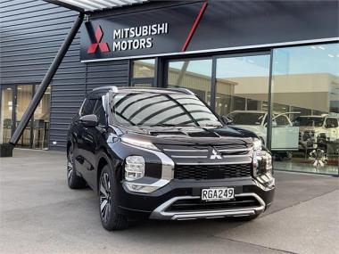 2025 Mitsubishi Outlander VRX AWD 7 seat SUV