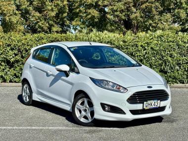 2016 Ford Fiesta SPORTY HATCH FANTASTIC ECONOMY