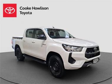 2024 Toyota Hilux SR Hybrid 4WD