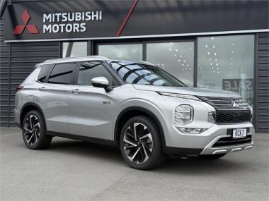 2025 Mitsubishi Outlander XLS PHEV AWD