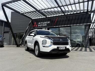 2025 Mitsubishi Outlander LS PHEV AWD