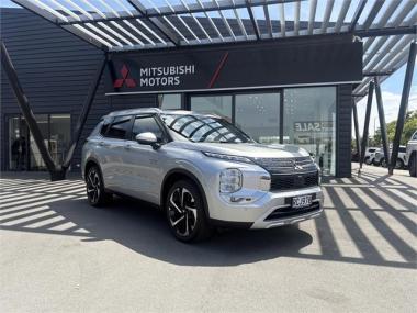 2025 Mitsubishi Outlander XLS PHEV AWD