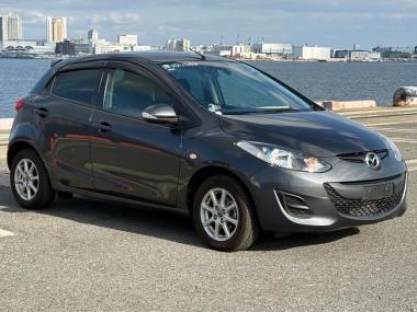 2013 Mazda Demio 13-SkyActiv