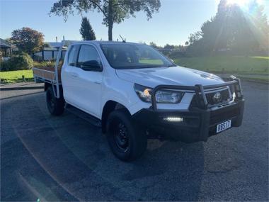 2025 Toyota Hilux Sr Td Ec/Cc 2.8Dt
