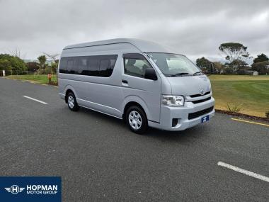 2018 Toyota Hiace 10 Seat 2.8TD Commuter