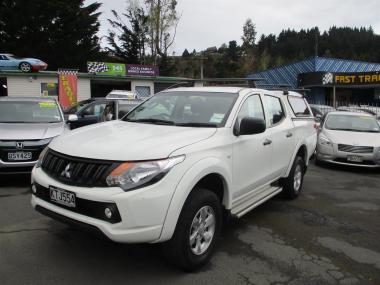 2017 Mitsubishi triton D/CAB GLX 2.4D/4WD