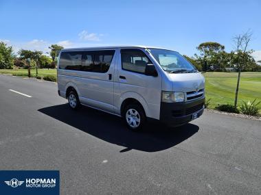 2004 Toyota Hiace 5 Door