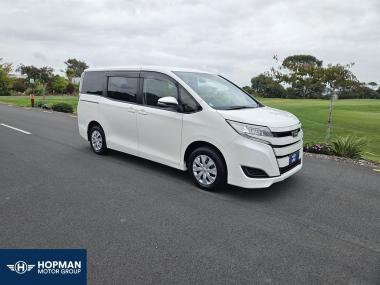 2017 Toyota Noah Mobility Welcab