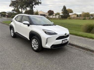 2025 Toyota Yaris Cross GX 1.5P HEV ECVT FWD SUV/5
