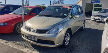 Nissan tiida
