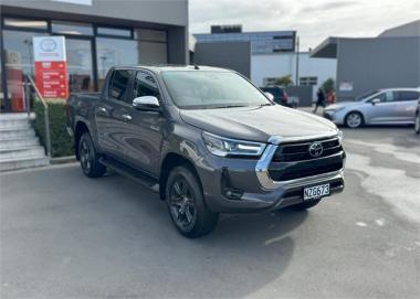 2022 Toyota Hilux SR5 Prerunner 2WD, Automatic