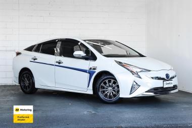 2017 Toyota PRIUS S HYBRID, SAFETY PLUS PACK