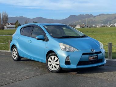 2013 Toyota AQUA S