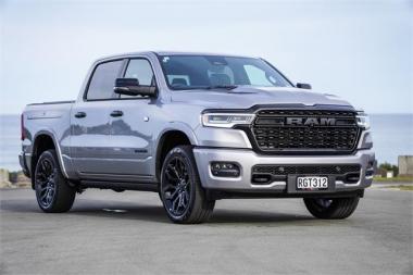 2025 RAM 1500 Limited I6 Rb Night