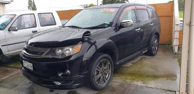 MITSUBISHI OUTLANDER