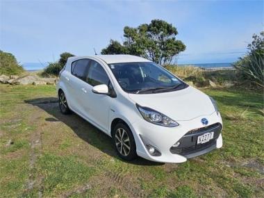 2017 Toyota Prius c SX 1.5P HV ECVT FWD HB/5D/5S (