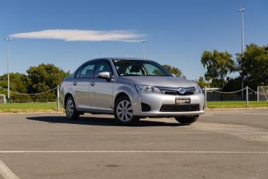 2014 Toyota Corolla Axio Hybrid